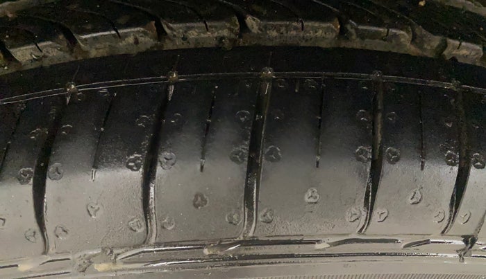 2012 Maruti Ertiga VDI, Diesel, Manual, 93,510 km, Right Rear Tyre Tread