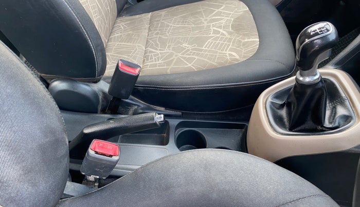 2017 Hyundai Grand i10 SPORTZ (O) 1.2 U2 CRDI, Diesel, Manual, 83,797 km, Gear Lever