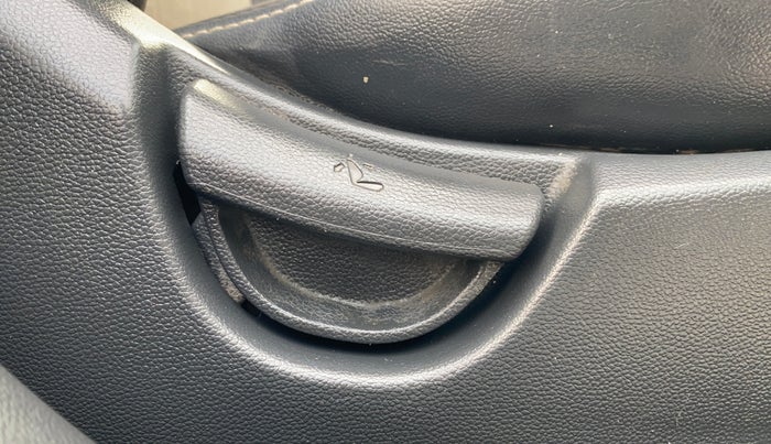 2017 Hyundai Grand i10 SPORTZ (O) 1.2 U2 CRDI, Diesel, Manual, 83,797 km, Driver Side Adjustment Panel