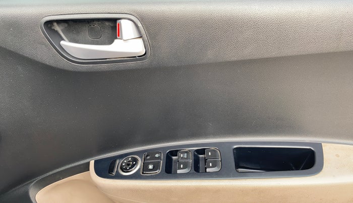 2017 Hyundai Grand i10 SPORTZ (O) 1.2 U2 CRDI, Diesel, Manual, 83,797 km, Driver Side Door Panels Control