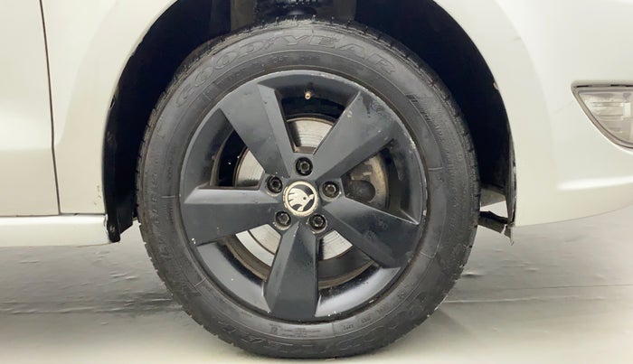 2016 Skoda Rapid 1.6 MPI ACTIVE, Petrol, Manual, 66,054 km, Right Front Wheel