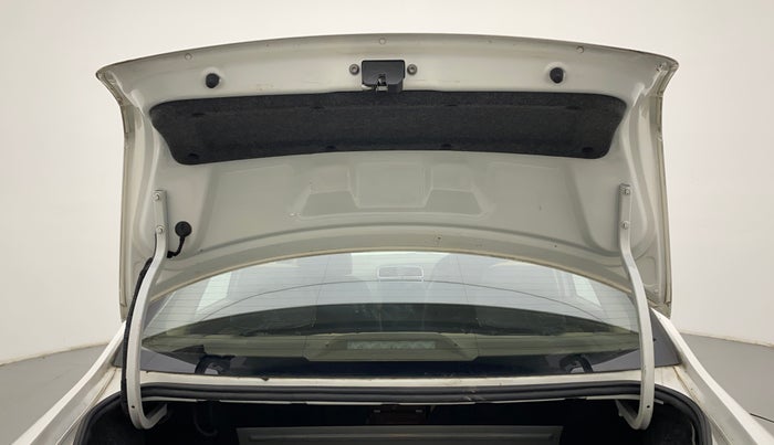 2016 Skoda Rapid 1.6 MPI ACTIVE, Petrol, Manual, 66,054 km, Boot Door Open