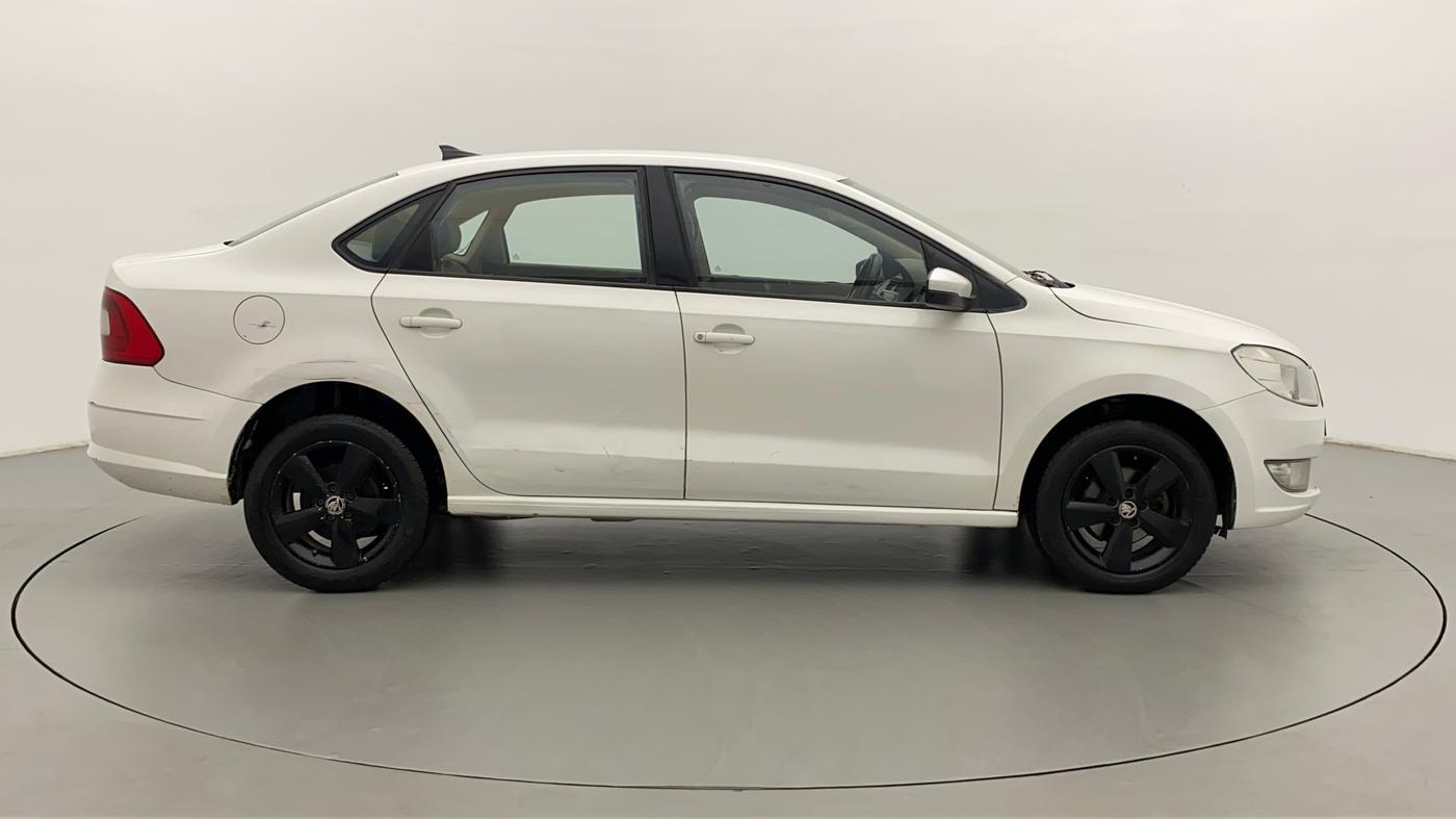 2016 Skoda Rapid 1.6 MPI ACTIVE, Petrol, Manual, 66,054 km, Right Side View