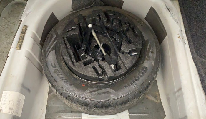 2016 Skoda Rapid 1.6 MPI ACTIVE, Petrol, Manual, 66,054 km, Spare Tyre