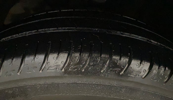 2020 Maruti Baleno DELTA PETROL 1.2, Petrol, Manual, 35,358 km, Left Front Tyre Tread