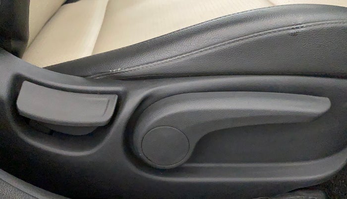 2019 Hyundai Verna 1.6 VTVT SX O, Petrol, Manual, 63,763 km, Driver Side Adjustment Panel