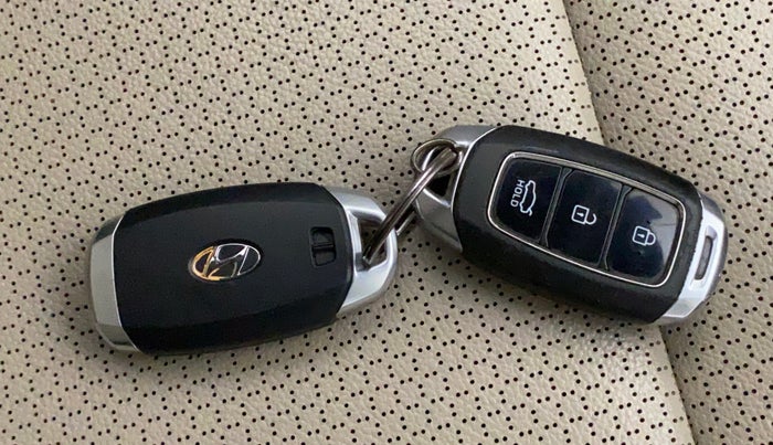 2019 Hyundai Verna 1.6 VTVT SX O, Petrol, Manual, 63,763 km, Key Close Up