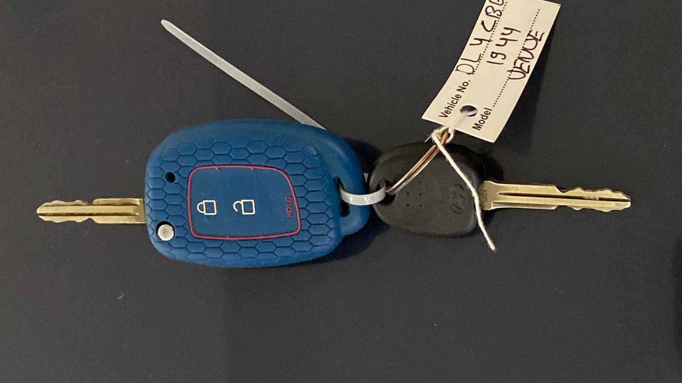 2022 Hyundai VENUE S 1.2, Petrol, Manual, 96,176 km, Key Close Up
