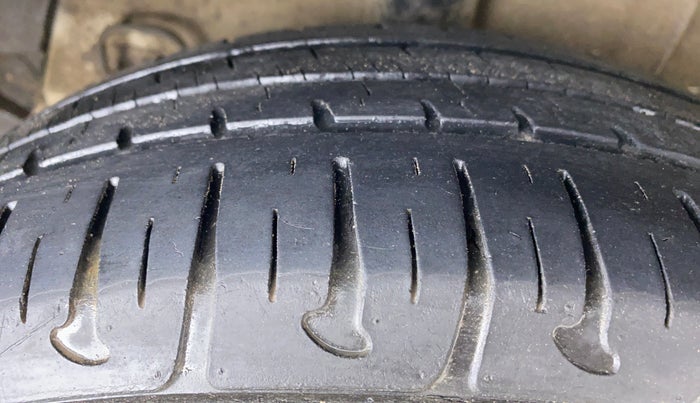 2015 Hyundai Xcent S 1.2, Petrol, Manual, 35,736 km, Right Rear Tyre Tread