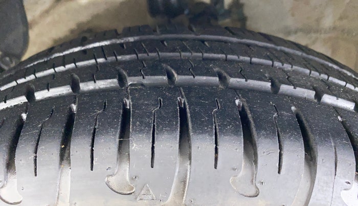 2015 Hyundai Xcent S 1.2, Petrol, Manual, 35,736 km, Left Front Tyre Tread