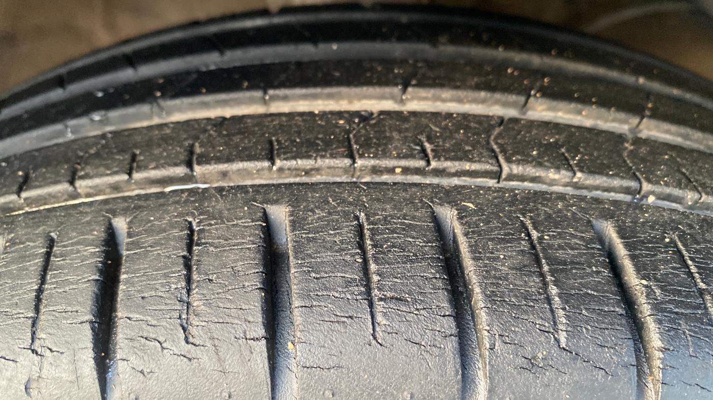 2019 Maruti Baleno ZETA PETROL 1.2, Petrol, Manual, 21,523 km, Right Front Tyre Tread