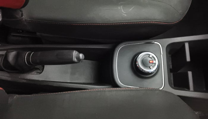 2021 Renault Kwid RXT 1.0 AMT (O), Petrol, Automatic, 74,198 km, Gear Lever