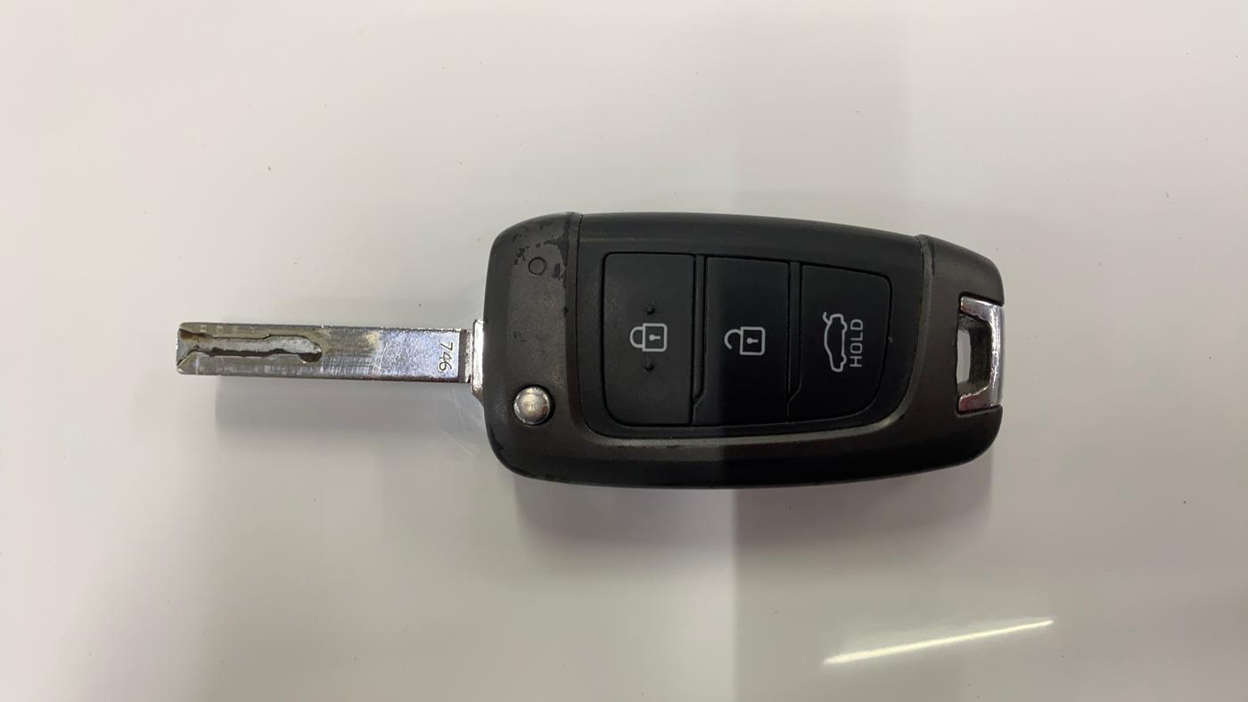 2018 Hyundai Verna 1.4 EX PETROL, Petrol, Manual, 43,601 km, Key Close Up