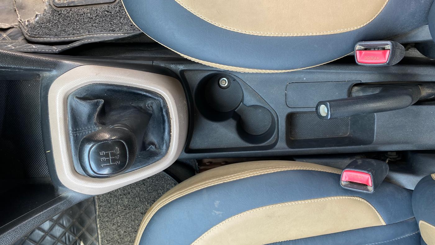 2018 Hyundai Xcent S 1.2, CNG, Manual, 99,084 km, Gear Lever
