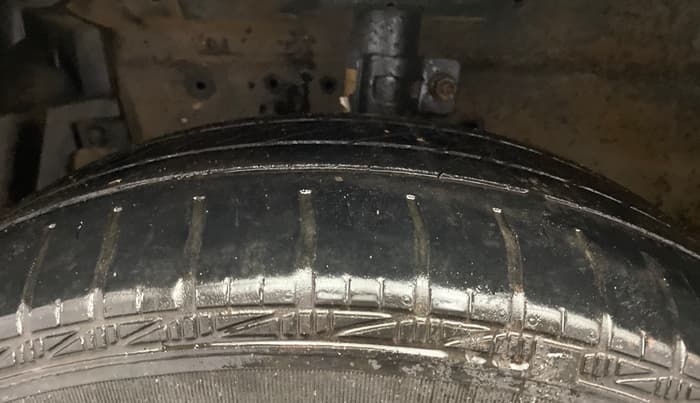2016 Maruti Swift VXI, Petrol, Manual, 1,39,817 km, Left Front Tyre Tread