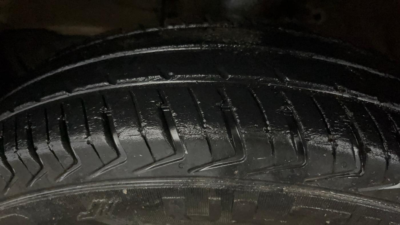 2022 Maruti Alto K10 LXI, Petrol, Manual, 35,395 km, Left Front Tyre Tread