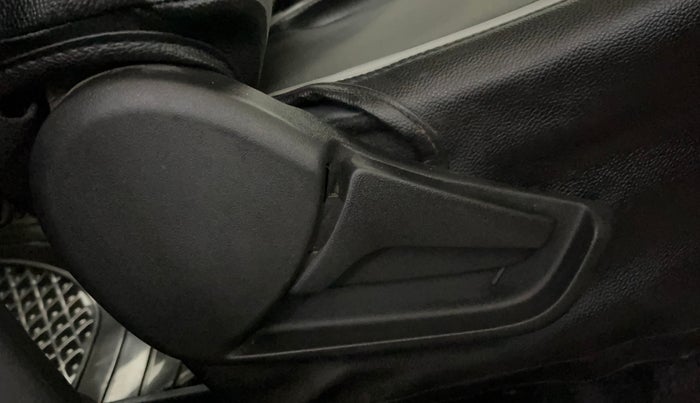 2022 Maruti Alto K10 LXI, Petrol, Manual, 35,395 km, Driver Side Adjustment Panel