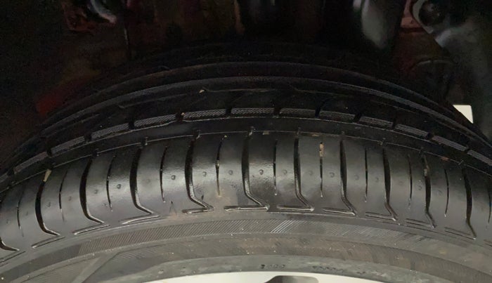 2016 Hyundai Elite i20 ASTA 1.2 (O), Petrol, Manual, 67,676 km, Left Rear Tyre Tread