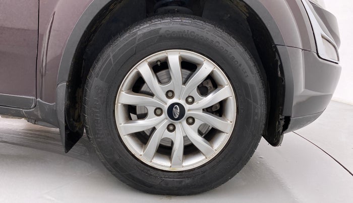2018 Mahindra XUV500 W10 1.99, Diesel, Manual, 1,24,586 km, Right Front Wheel