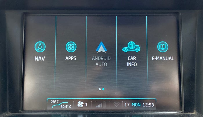 2018 Mahindra XUV500 W10 1.99, Diesel, Manual, 1,24,586 km, Apple CarPlay and Android Auto