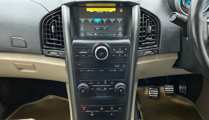 2018 Mahindra XUV500 W10 1.99, Diesel, Manual, 1,24,586 km, Air Conditioner