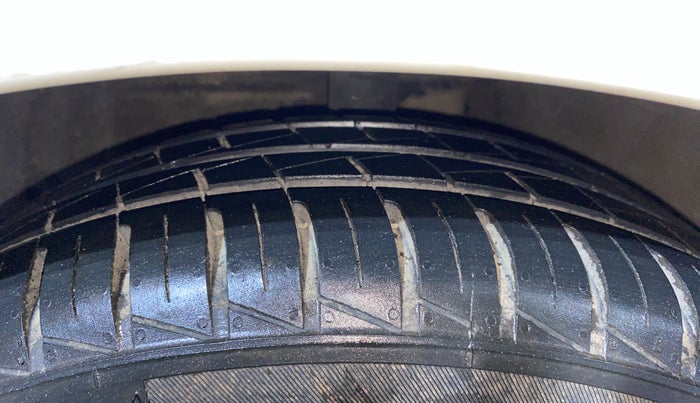 2015 Hyundai Xcent S 1.2, Petrol, Manual, 37,061 km, Left Front Tyre Tread