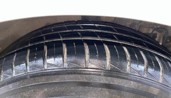 2015 Hyundai Xcent S 1.2, Petrol, Manual, 37,061 km, Left Rear Tyre Tread