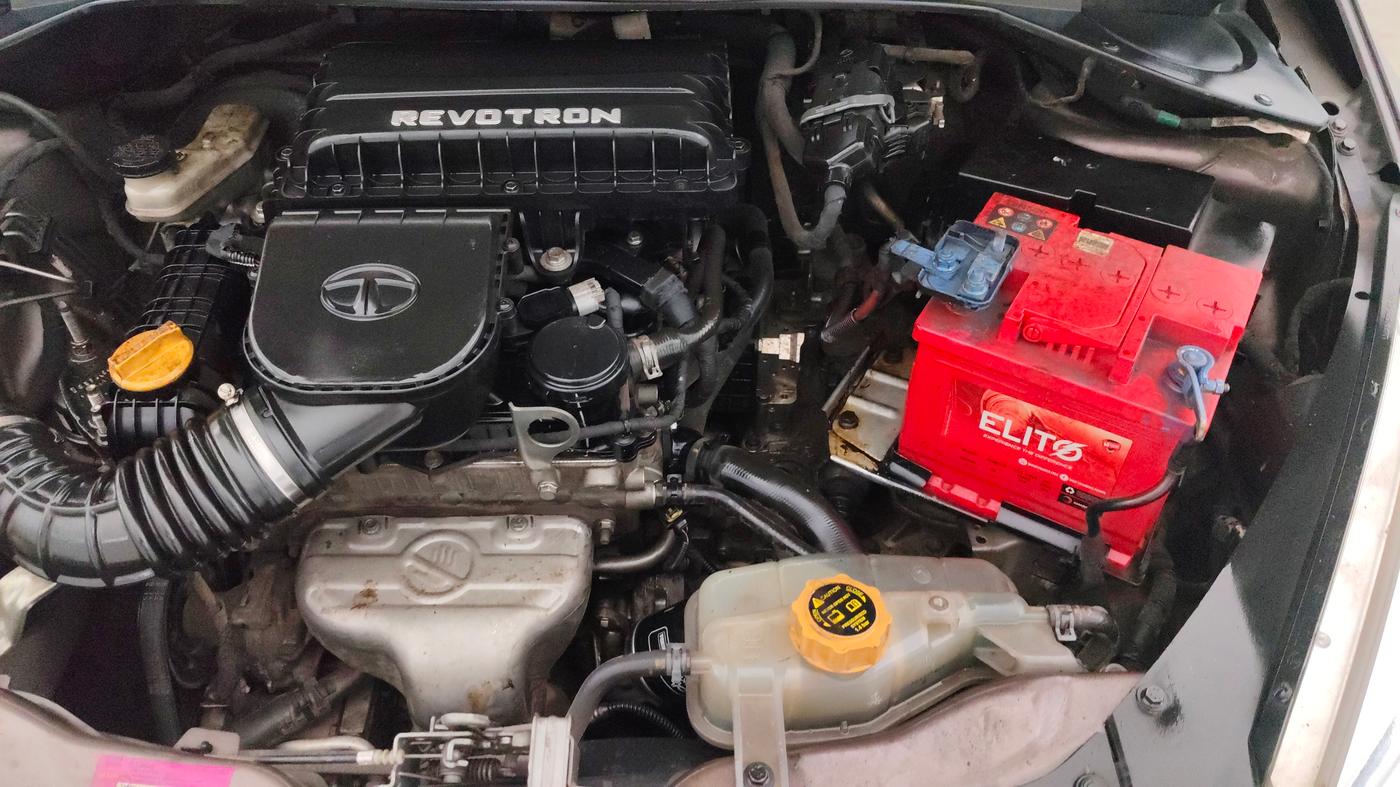 2018 Tata Tiago XZA PLUS PETROL, Petrol, Automatic, 1,04,525 km, Engine View - Left