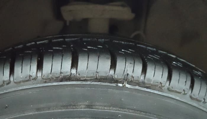 2018 Tata Tiago XZA PLUS PETROL, Petrol, Automatic, 1,04,525 km, Right Front Tyre Tread