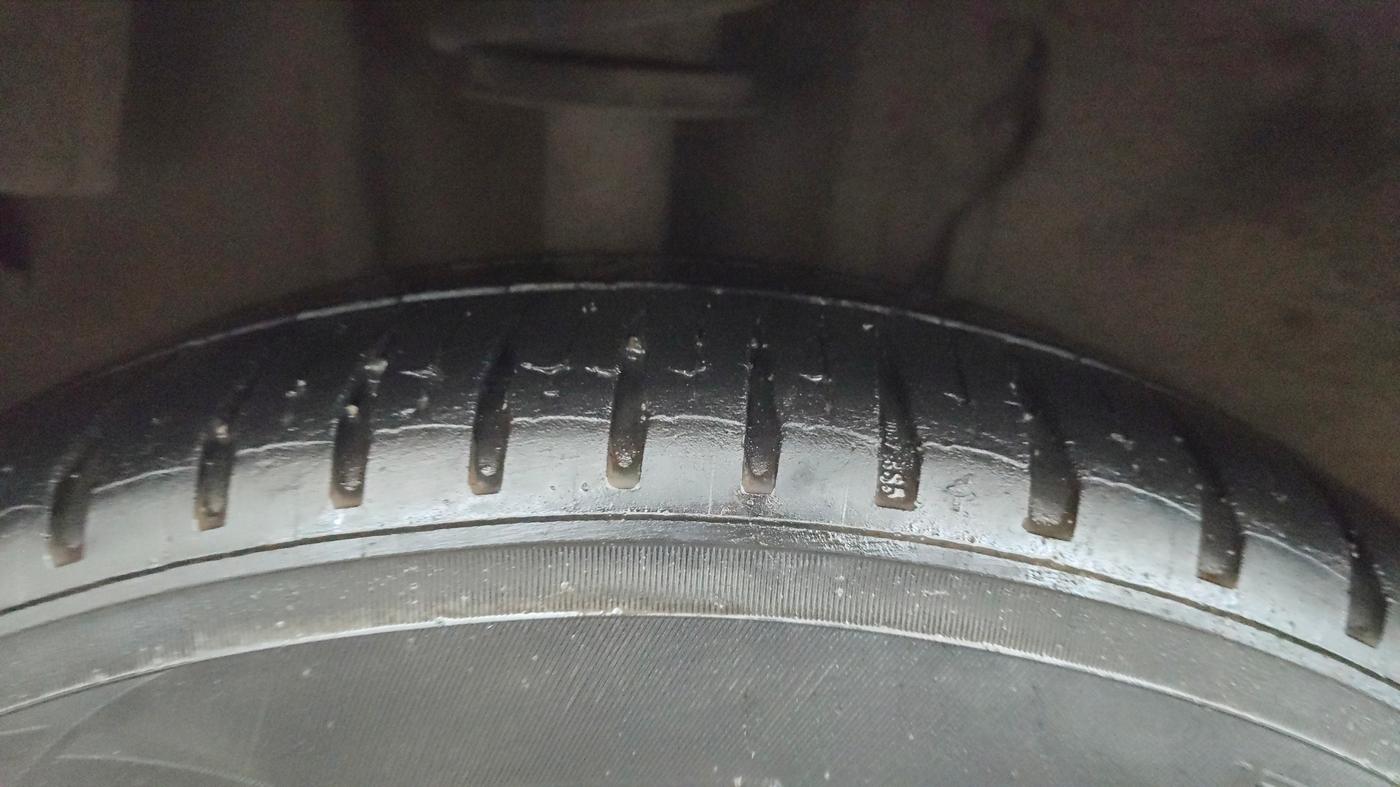 2018 Tata Tiago XZA PLUS PETROL, Petrol, Automatic, 1,04,525 km, Right Rear Tyre Tread