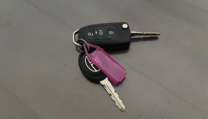 2018 Tata Tiago XZA PLUS PETROL, Petrol, Automatic, 1,04,525 km, Key Close Up