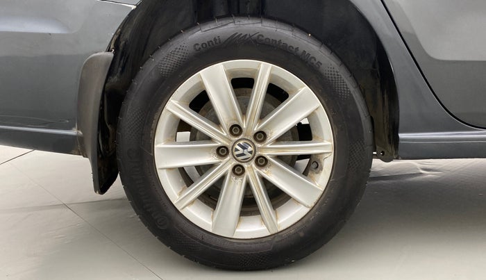 2016 Volkswagen Vento HIGHLINE 1.5 AT, Diesel, Automatic, 80,212 km, Right Rear Wheel