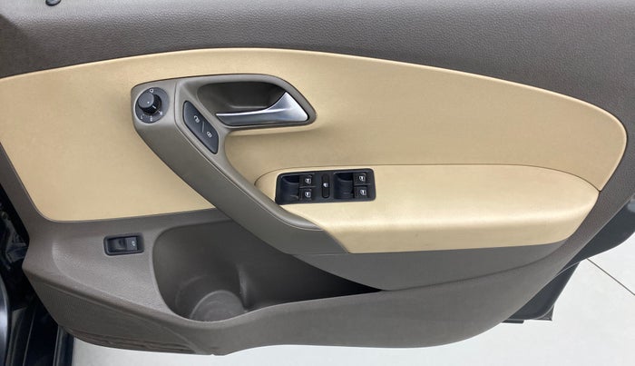 2016 Volkswagen Vento HIGHLINE 1.5 AT, Diesel, Automatic, 80,212 km, Driver Side Door Panels Control