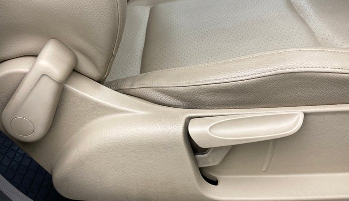 2016 Volkswagen Vento HIGHLINE 1.5 AT, Diesel, Automatic, 80,212 km, Driver Side Adjustment Panel
