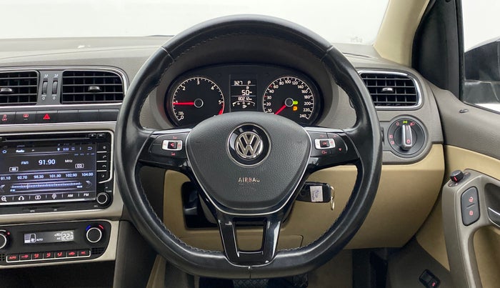 2016 Volkswagen Vento HIGHLINE 1.5 AT, Diesel, Automatic, 80,212 km, Steering Wheel Close Up