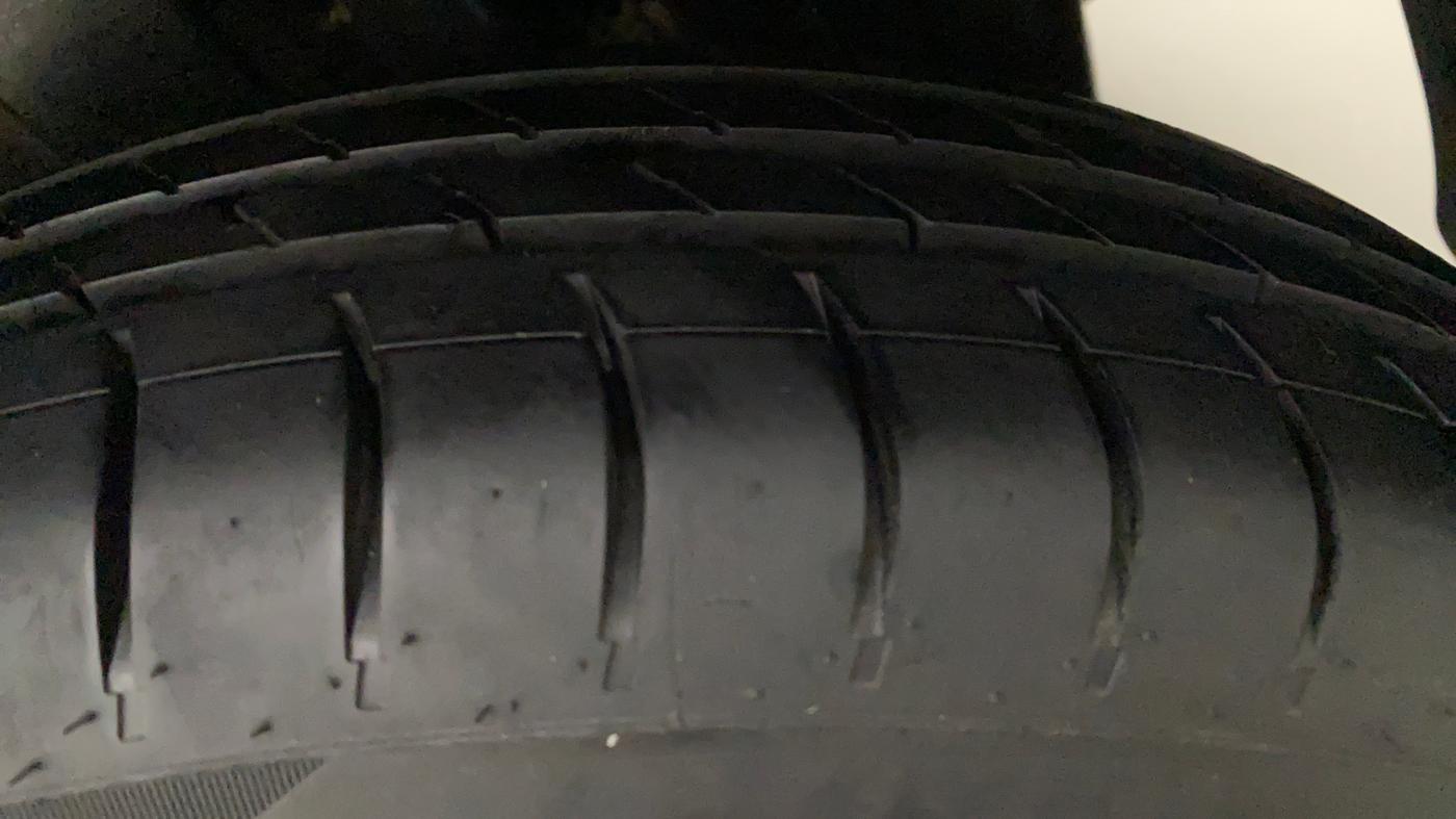 2012 Maruti Swift VXI, Petrol, Manual, 52,117 km, Left Rear Tyre Tread