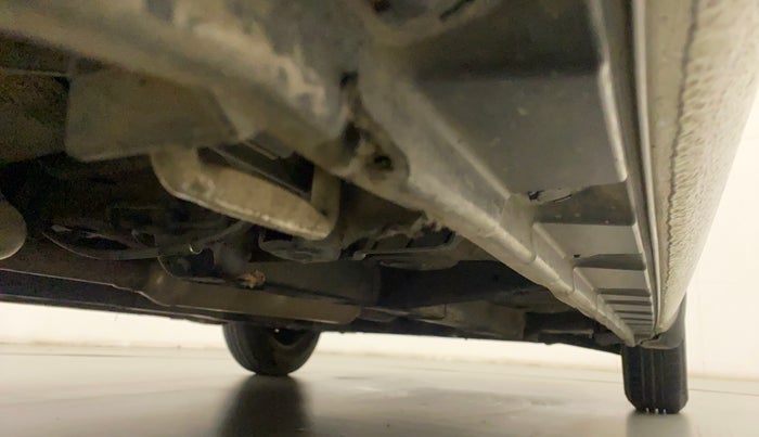 2012 Maruti Swift VXI, Petrol, Manual, 52,117 km, Right Side Underbody