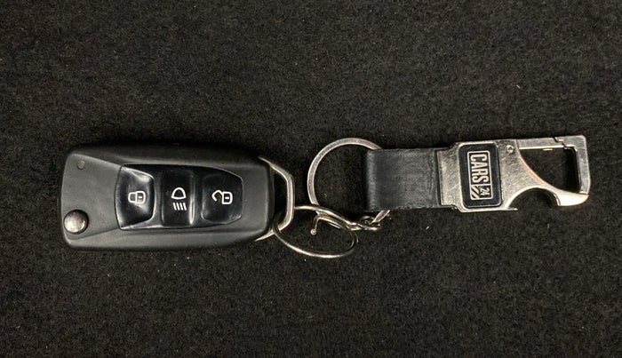 2017 Tata Zest XMS PETROL, Petrol, Manual, 44,969 km, Key Close Up