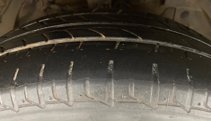 2017 Tata Zest XMS PETROL, Petrol, Manual, 44,969 km, Right Front Tyre Tread