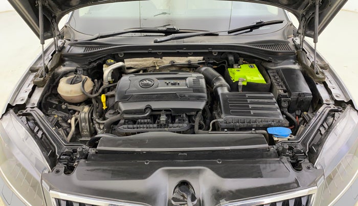 2016 Skoda Superb L&K 1.8 TSI AT, Petrol, Automatic, 51,905 km, Engine View