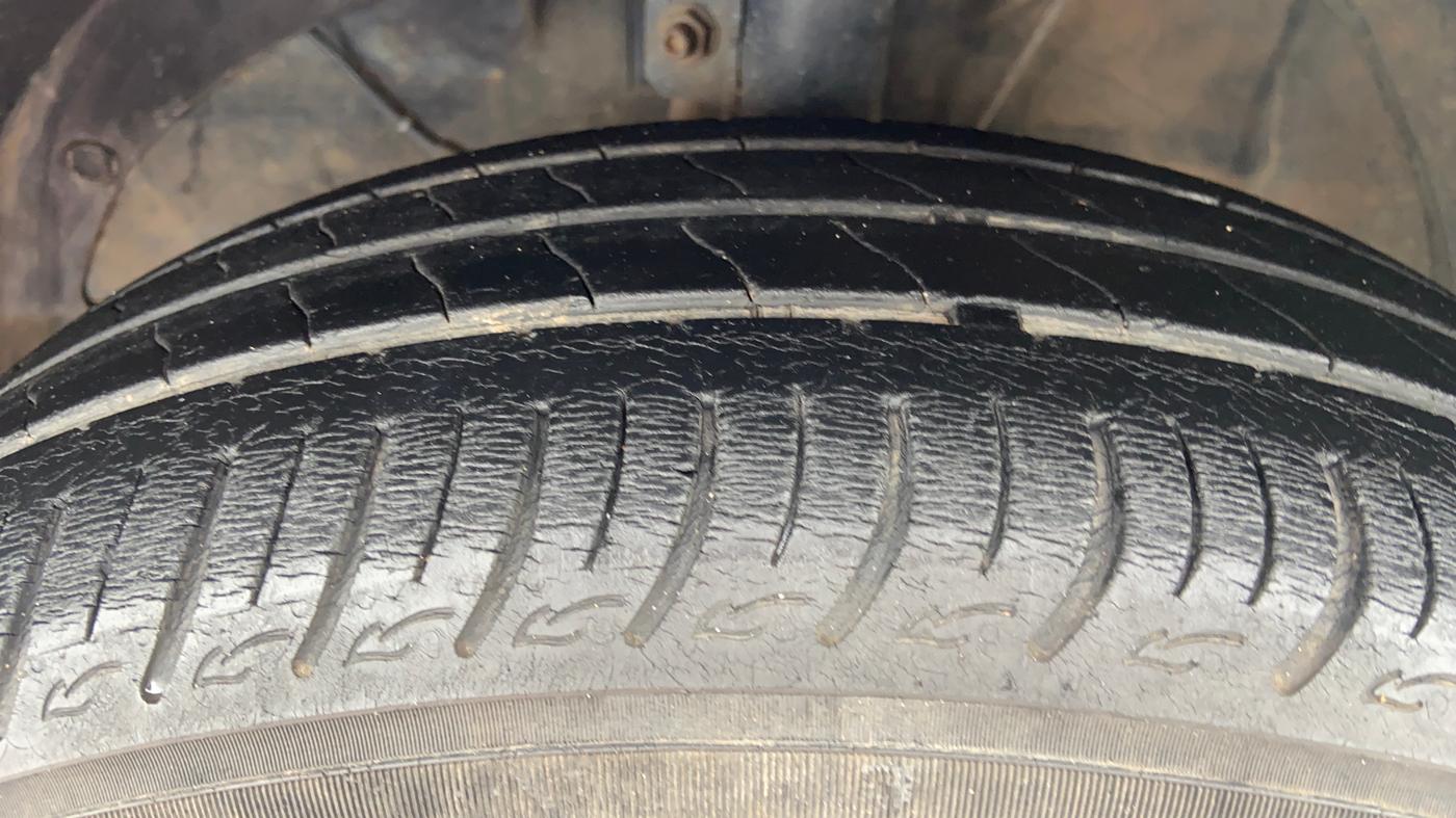 2021 Maruti Baleno DELTA PETROL 1.2, Petrol, Manual, 60,395 km, Left Front Tyre Tread