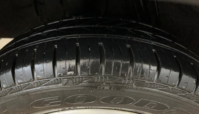 2019 Renault Kwid RXL, Petrol, Manual, 48,746 km, Right Rear Tyre Tread
