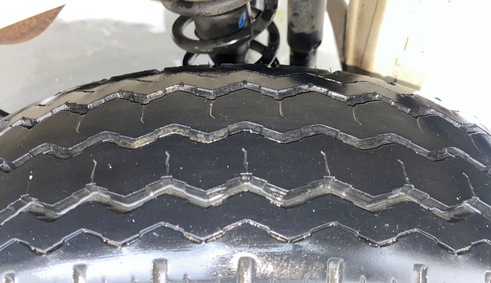 2021 Maruti Eeco 7 STR, Petrol, Manual, 11,325 km, Left Rear Tyre Tread