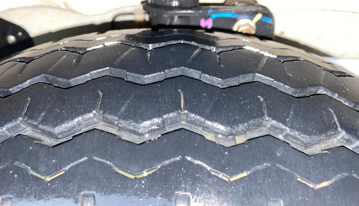 2021 Maruti Eeco 7 STR, Petrol, Manual, 11,325 km, Right Front Tyre Tread