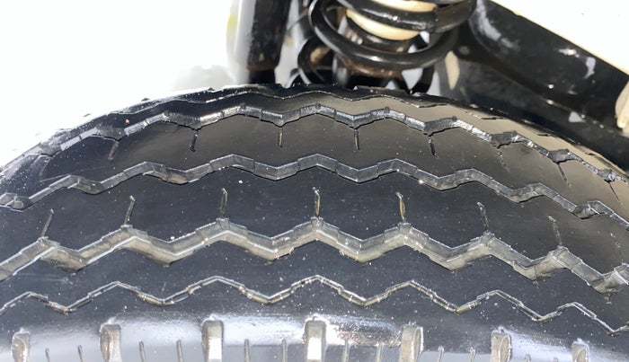 2021 Maruti Eeco 7 STR, Petrol, Manual, 11,325 km, Right Rear Tyre Tread
