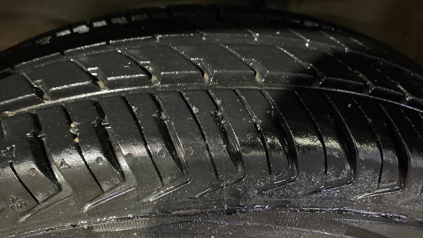 2017 Maruti Wagon R 1.0 LXI, Petrol, Manual, 27,093 km, Left Front Tyre Tread