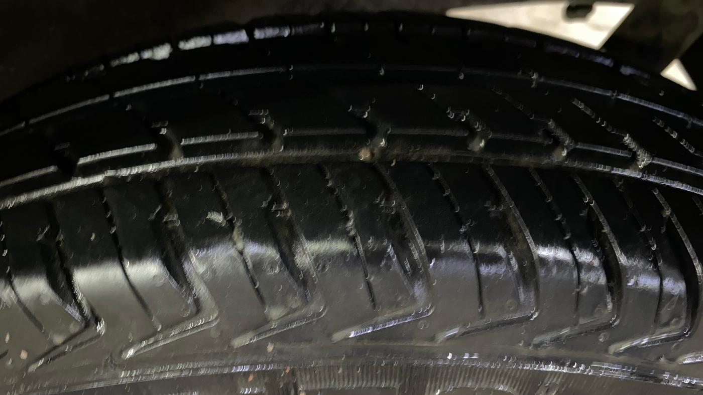 2017 Maruti Wagon R 1.0 LXI, Petrol, Manual, 27,093 km, Left Rear Tyre Tread