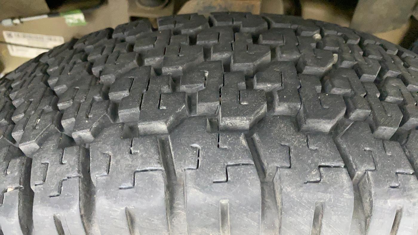 2022 Mahindra Bolero B6 (O), Diesel, Manual, 10,118 km, Right Front Tyre Tread