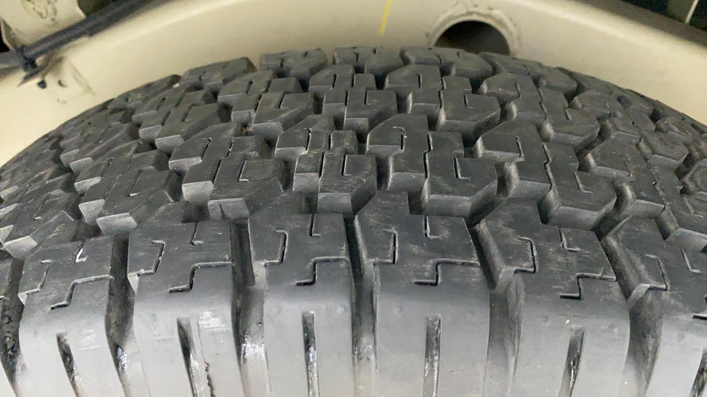 2022 Mahindra Bolero B6 (O), Diesel, Manual, 10,118 km, Left Rear Tyre Tread
