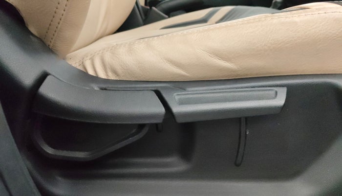 2019 Hyundai VENUE SX PLUS 1.0 TURBO DCT, Petrol, Automatic, 79,949 km, Driver Side Adjustment Panel